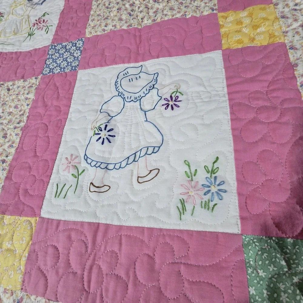 Vintage Crib Quilt Sunbonnet Pink Calico Floral Embroidered Baby Size 38